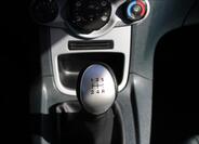 Ford Fiesta 16