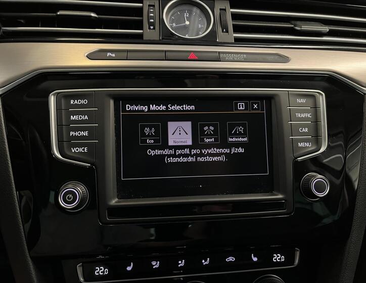 Volkswagen Passat 9