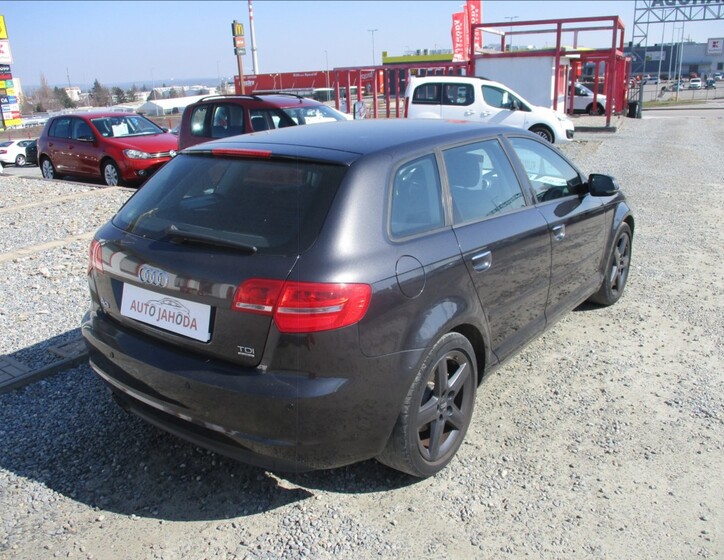 Audi A3 8