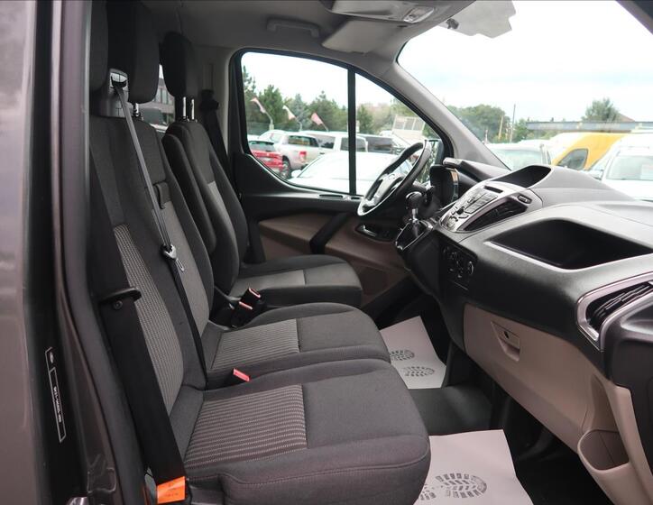 Ford Transit Custom 12