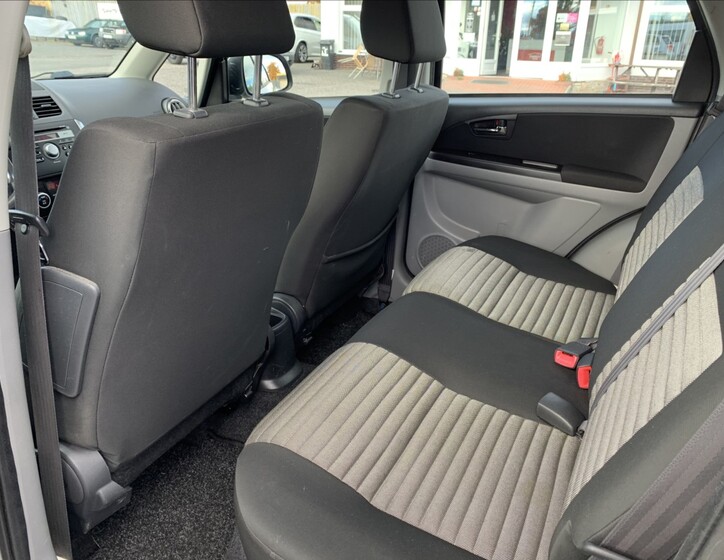 Suzuki SX4 16