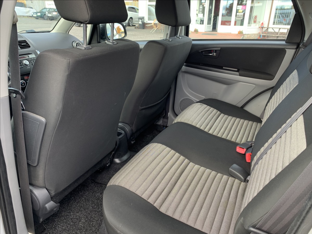 Suzuki SX4