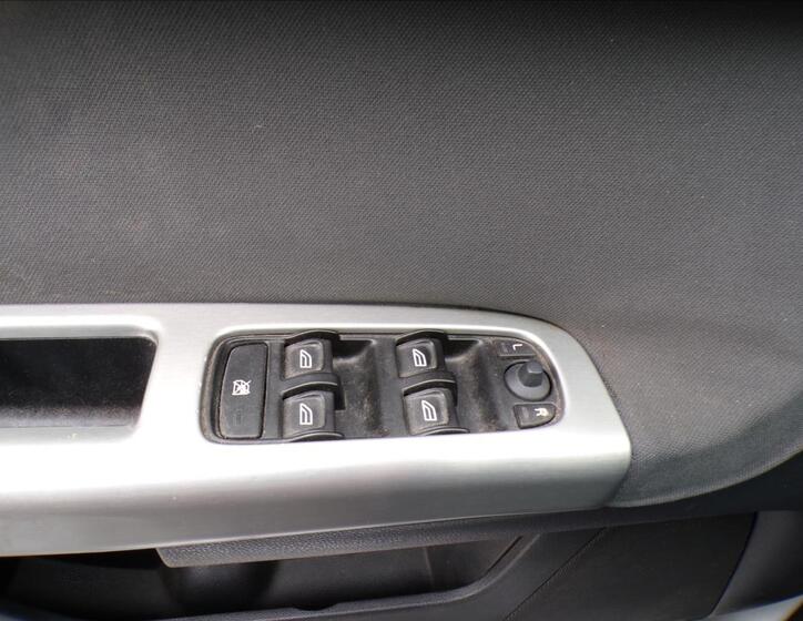Volvo V50 11