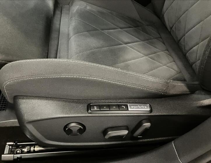 Volkswagen Golf 13