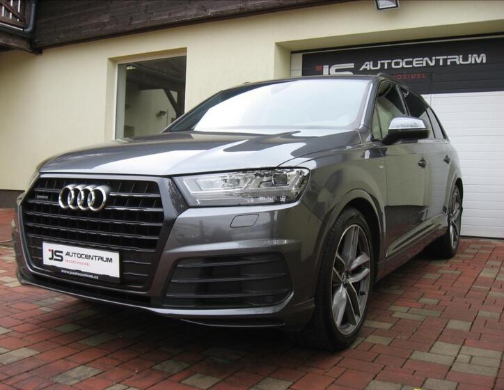 Audi Q7 1