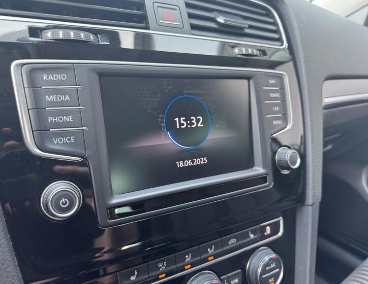 Volkswagen Golf 26
