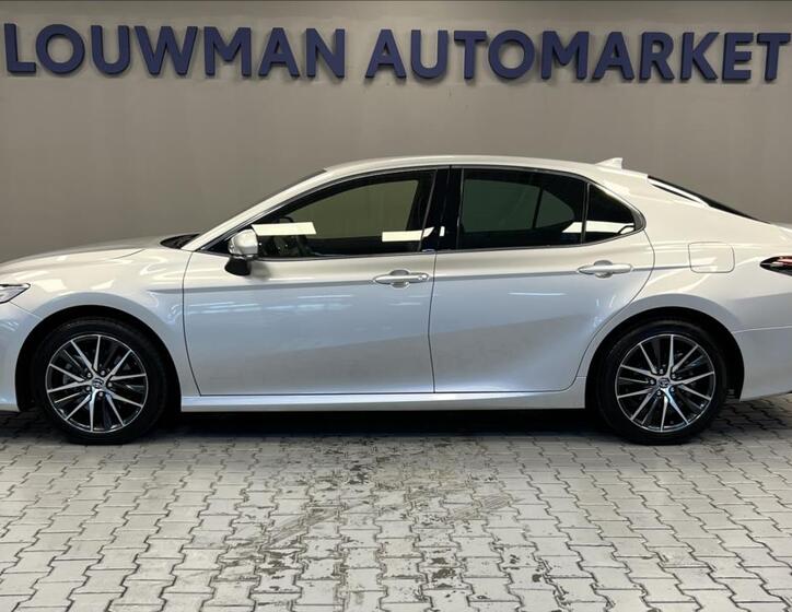Toyota Camry 3