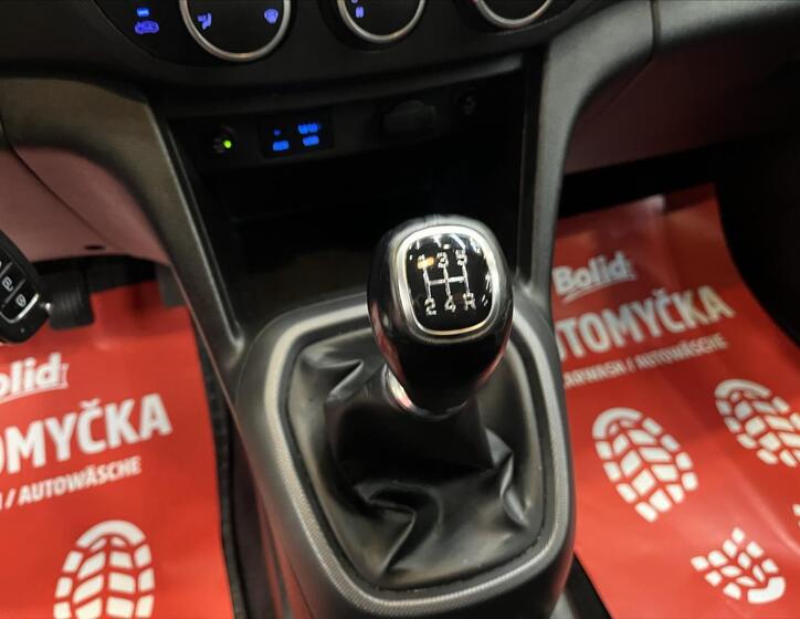 Hyundai i10 12