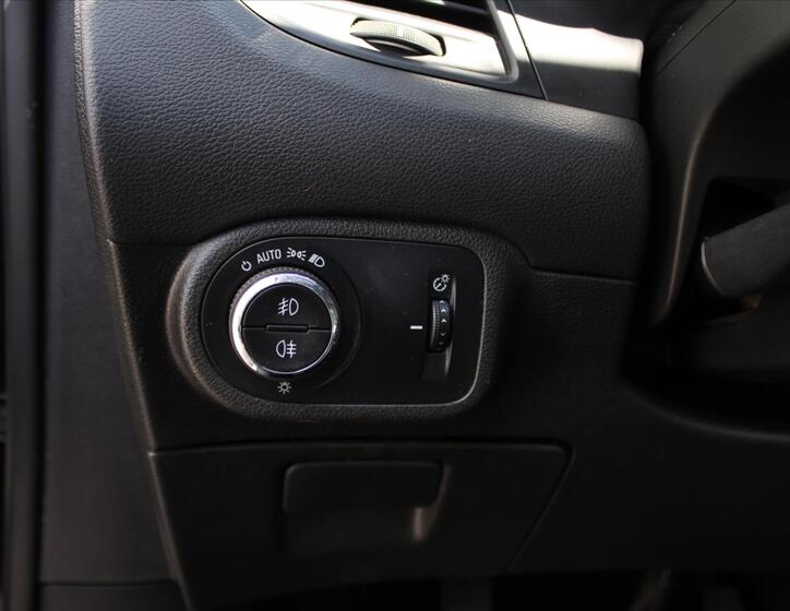 Opel Zafira 25