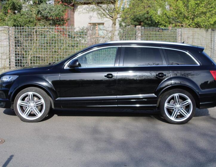 Audi Q7 6