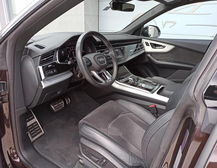 Audi Q8 13