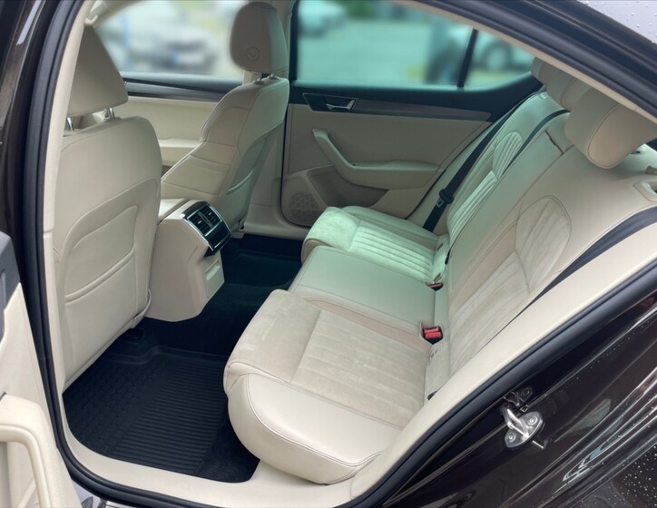Škoda Superb 8