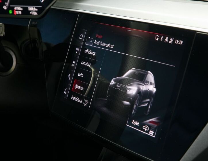 Audi e-tron 28