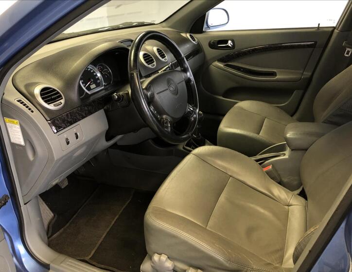 Chevrolet Nubira 9