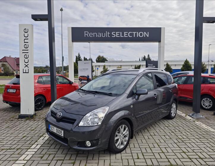 Toyota Corolla Verso 1
