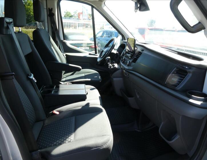 Ford Transit 18