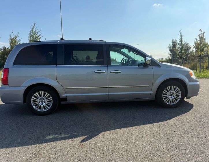 Lancia Voyager 6