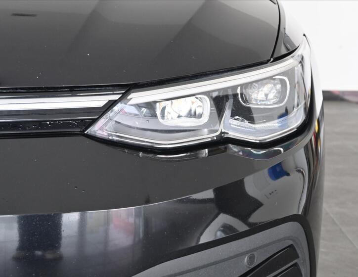 Volkswagen Golf 32
