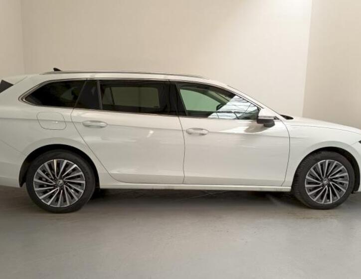 Škoda Superb 8