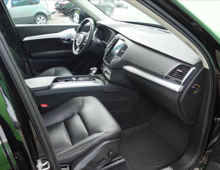 Volvo XC90 31