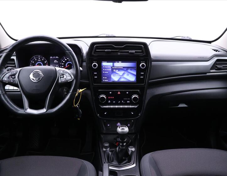 SsangYong Tivoli 27