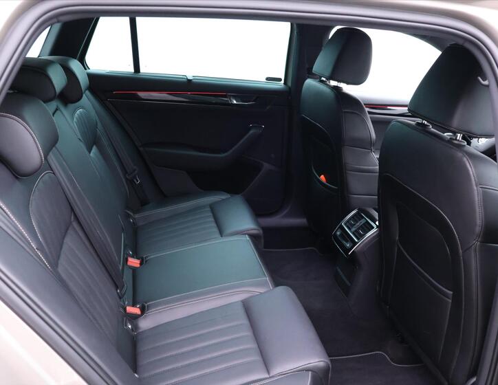 Škoda Superb 15