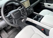 Land Rover Defender 11