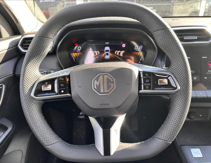 MG ZS 8