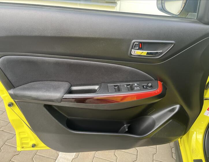Suzuki Swift 12