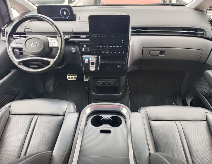 Hyundai Staria 17