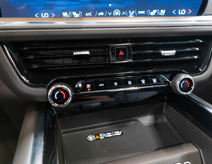 Chevrolet Suburban 31