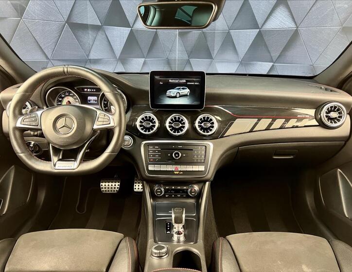 Mercedes-Benz GLA 10