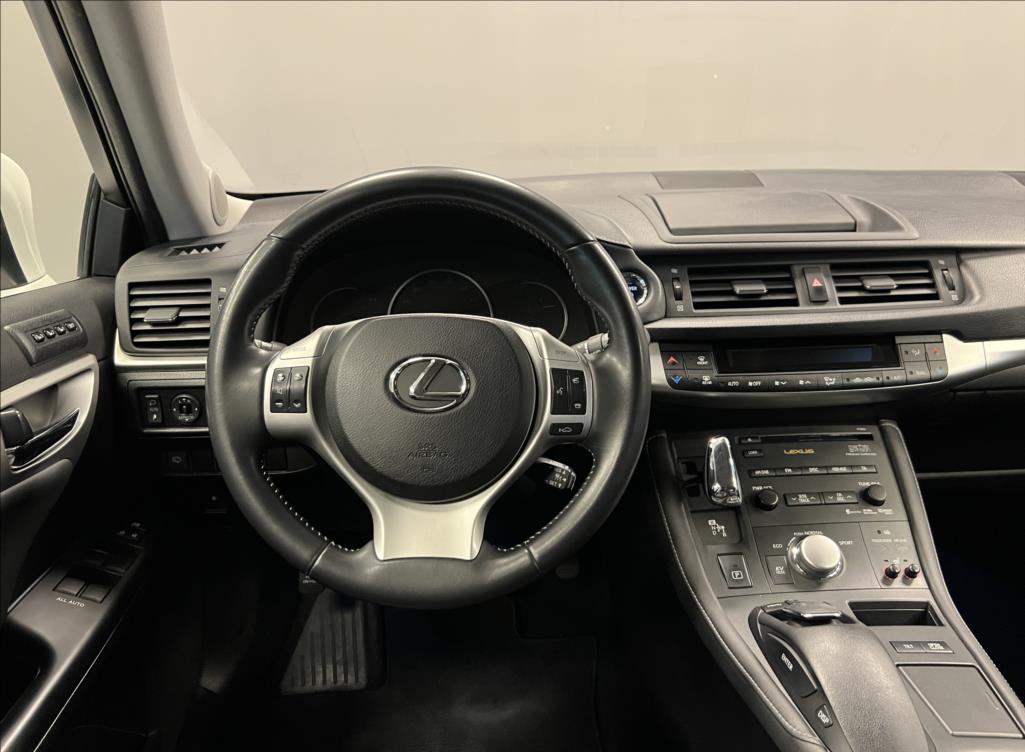 Lexus CT 200h
