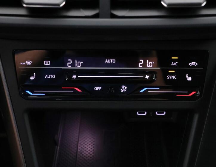 Volkswagen Polo 24