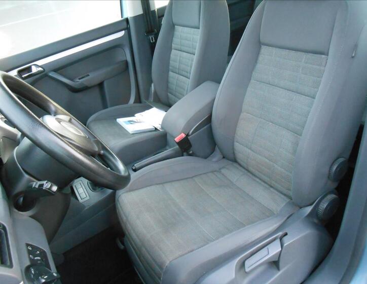 Volkswagen Touran 8
