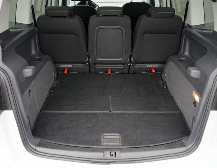 Volkswagen Touran 7