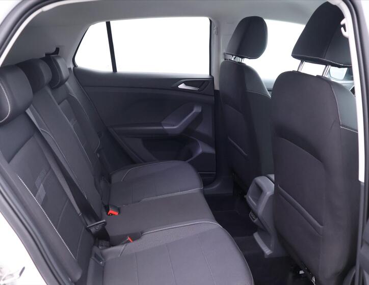 Volkswagen T-Cross 15