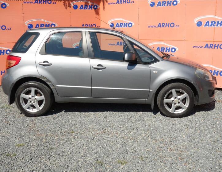 Suzuki SX4 8