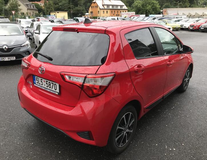 Toyota Yaris 6