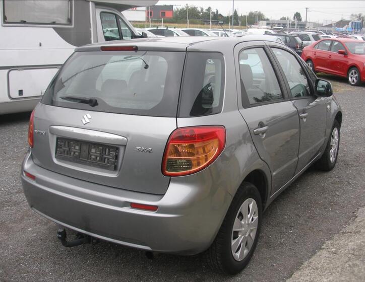 Suzuki SX4 3