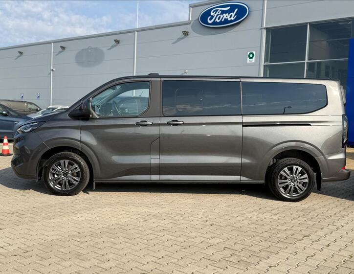 Ford Tourneo Custom 2