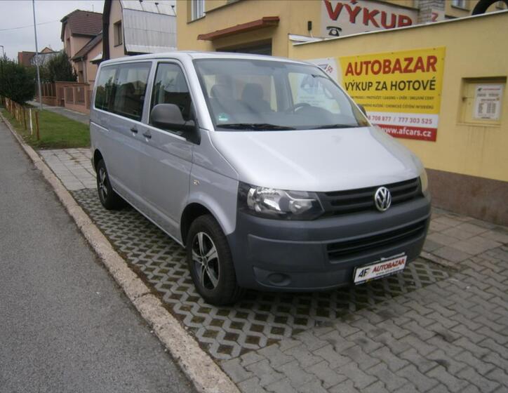 Volkswagen Caravelle 1
