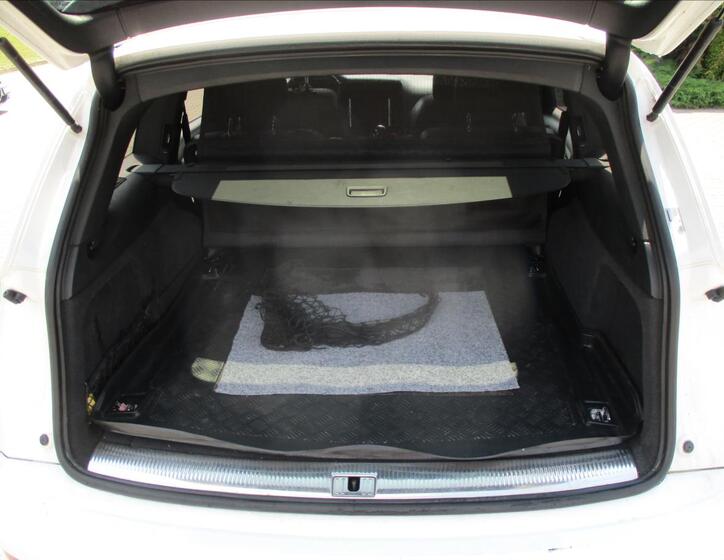 Audi Q7 9