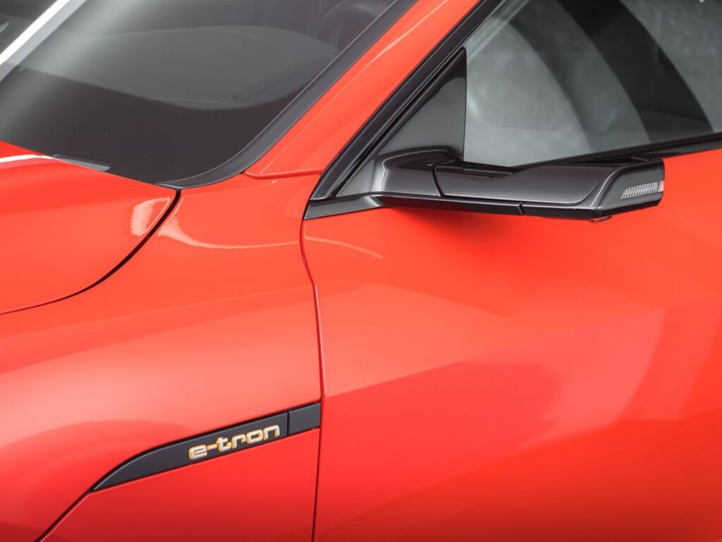 Audi e-tron 22