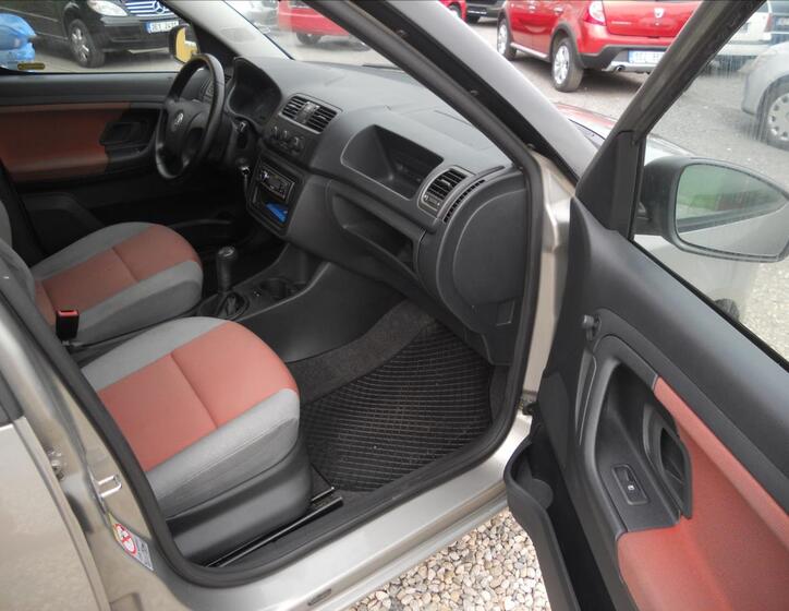 Škoda Roomster 19