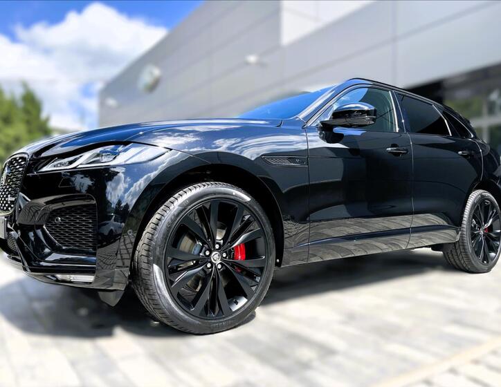 Jaguar F-Pace 1