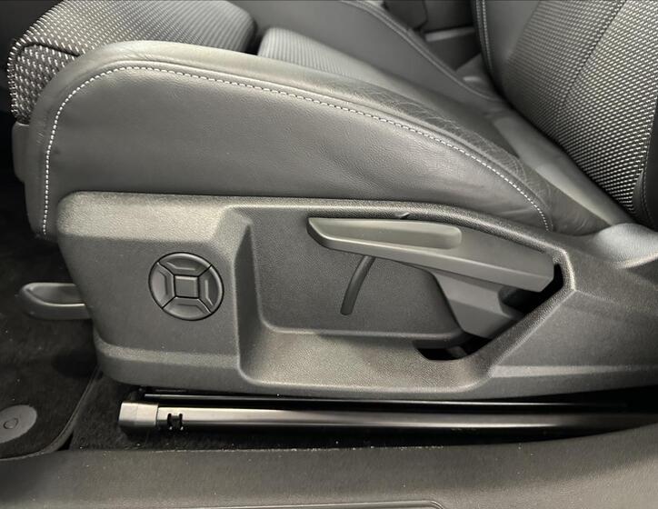 Audi Q4 22