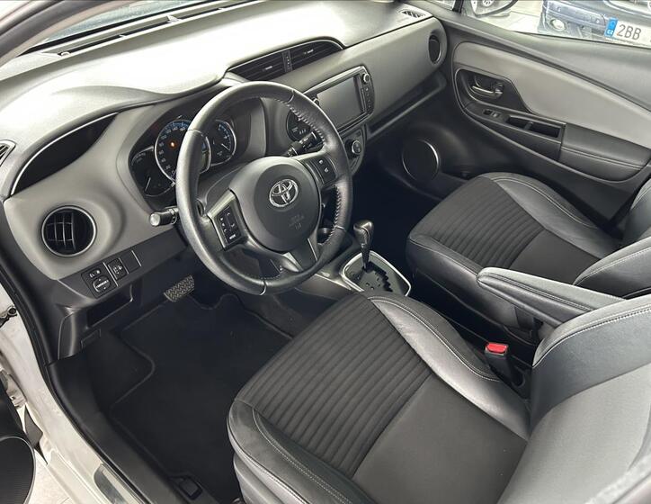 Toyota Yaris 7