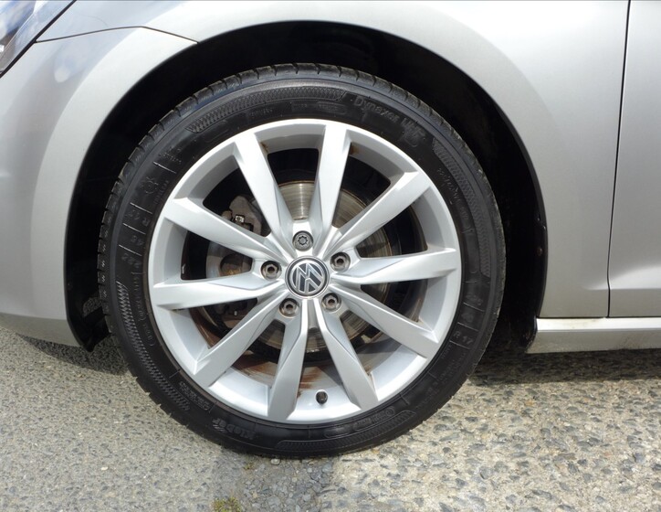 Volkswagen Golf 10