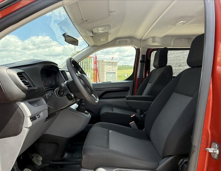 Peugeot Traveller 9